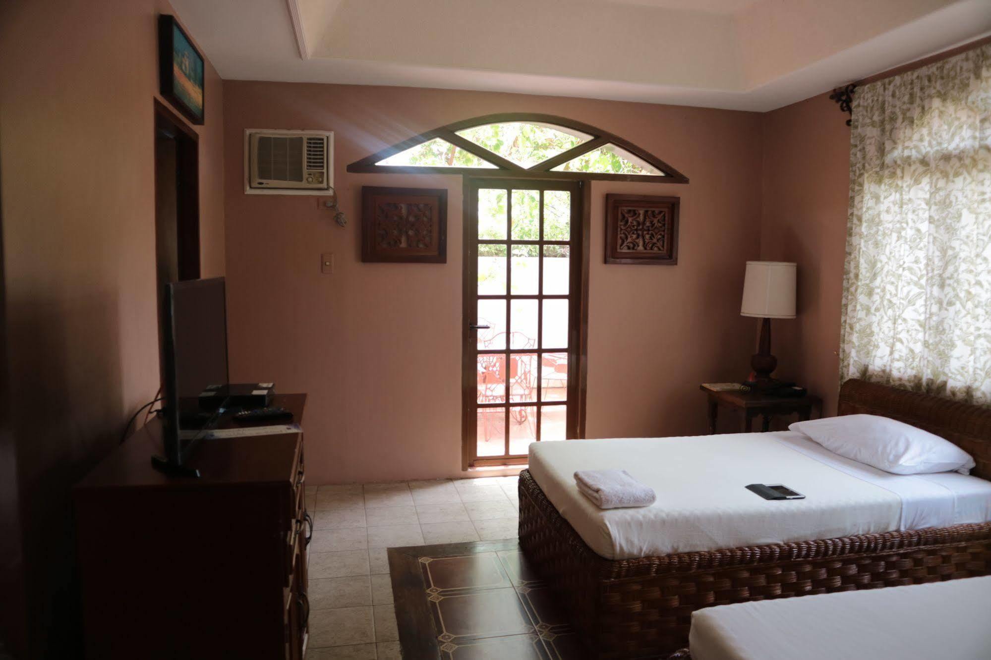 Hotel Casa La Granja Iloilo Zewnętrze zdjęcie