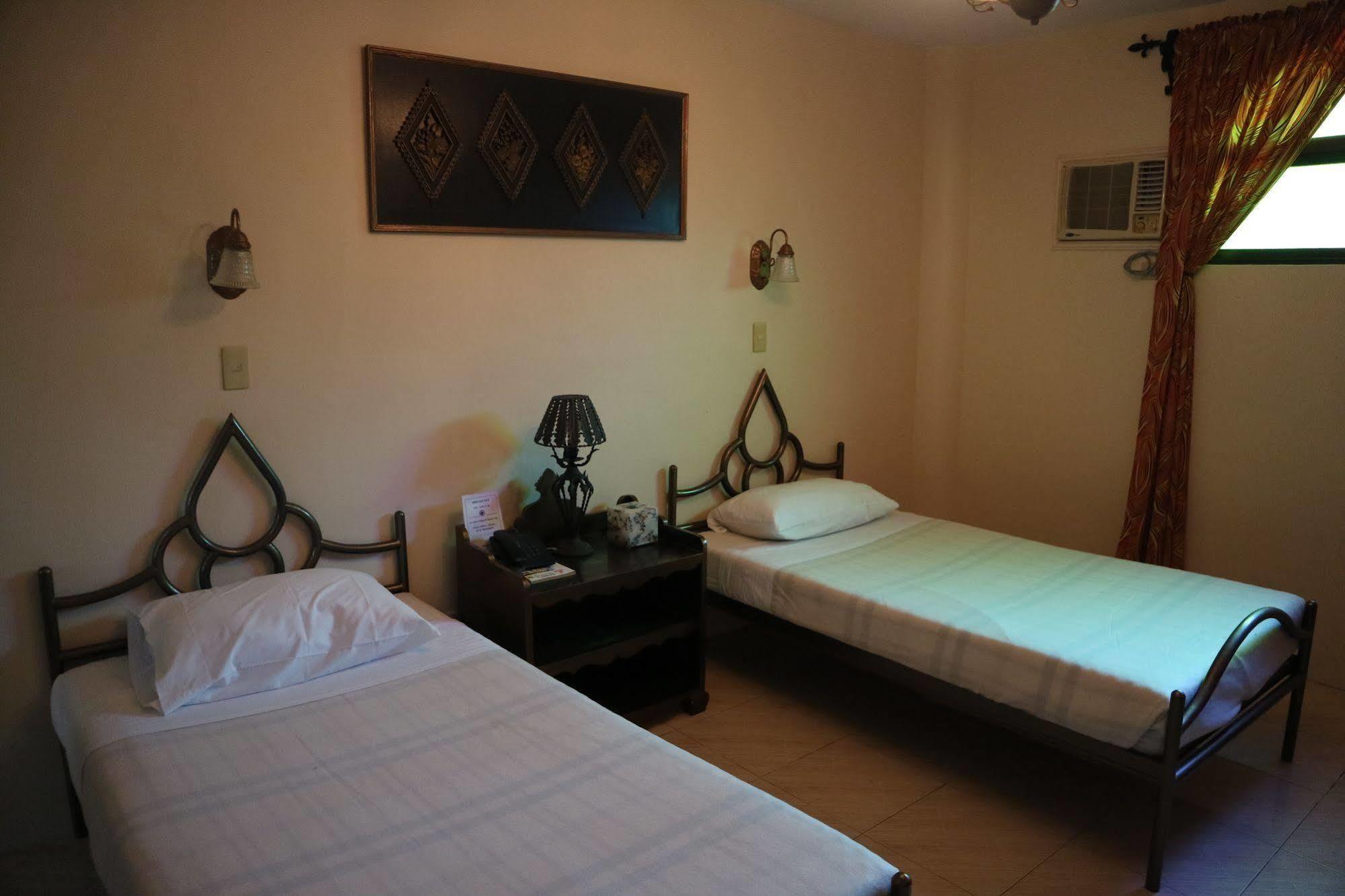 Hotel Casa La Granja Iloilo Zewnętrze zdjęcie