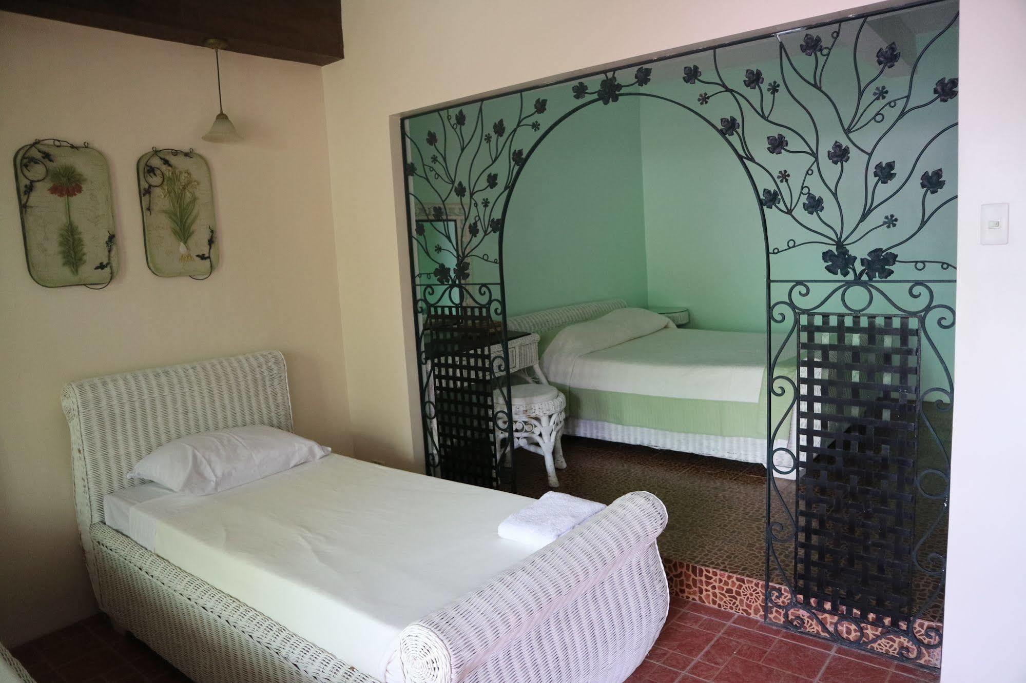 Hotel Casa La Granja Iloilo Zewnętrze zdjęcie