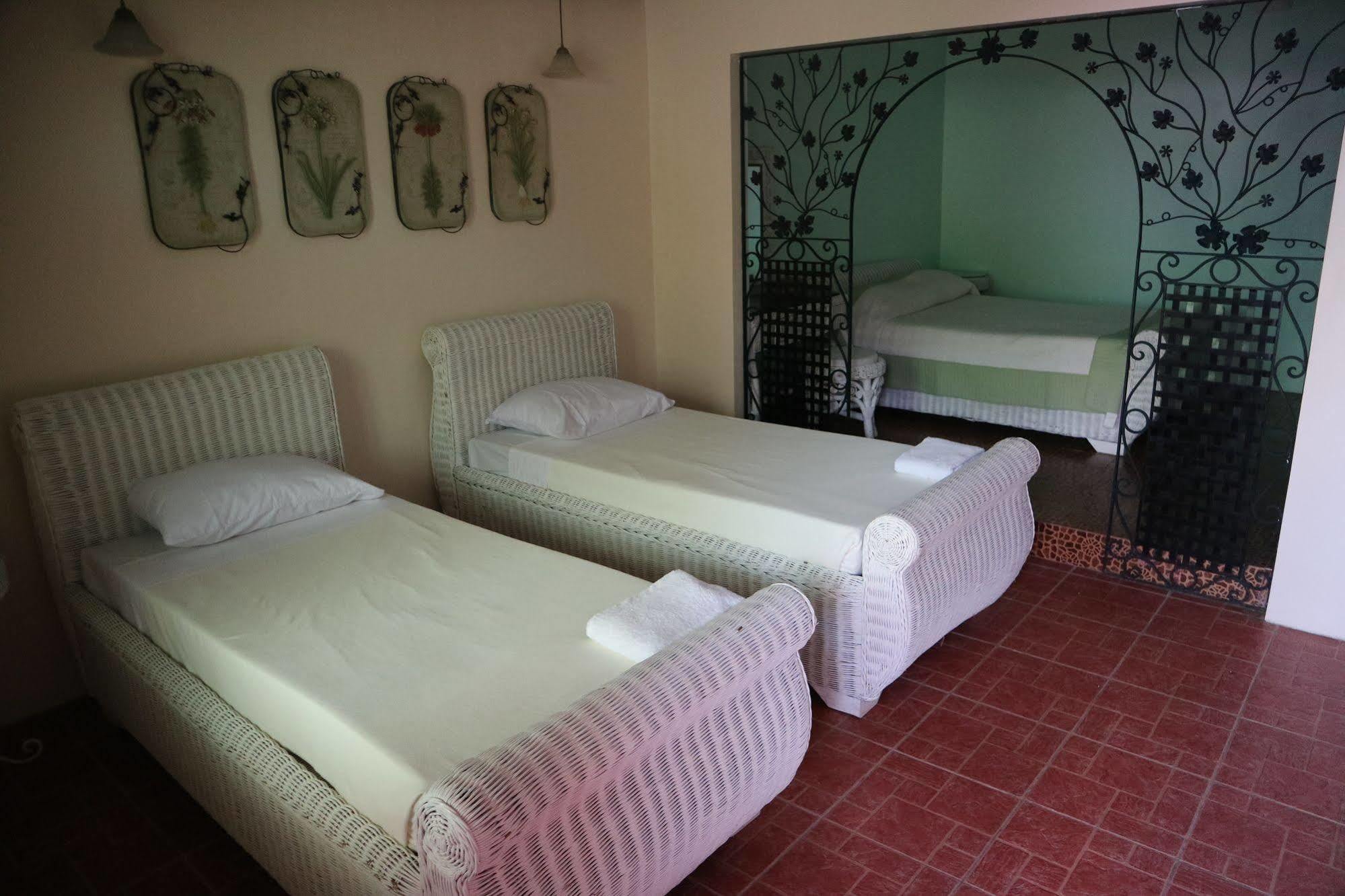 Hotel Casa La Granja Iloilo Zewnętrze zdjęcie